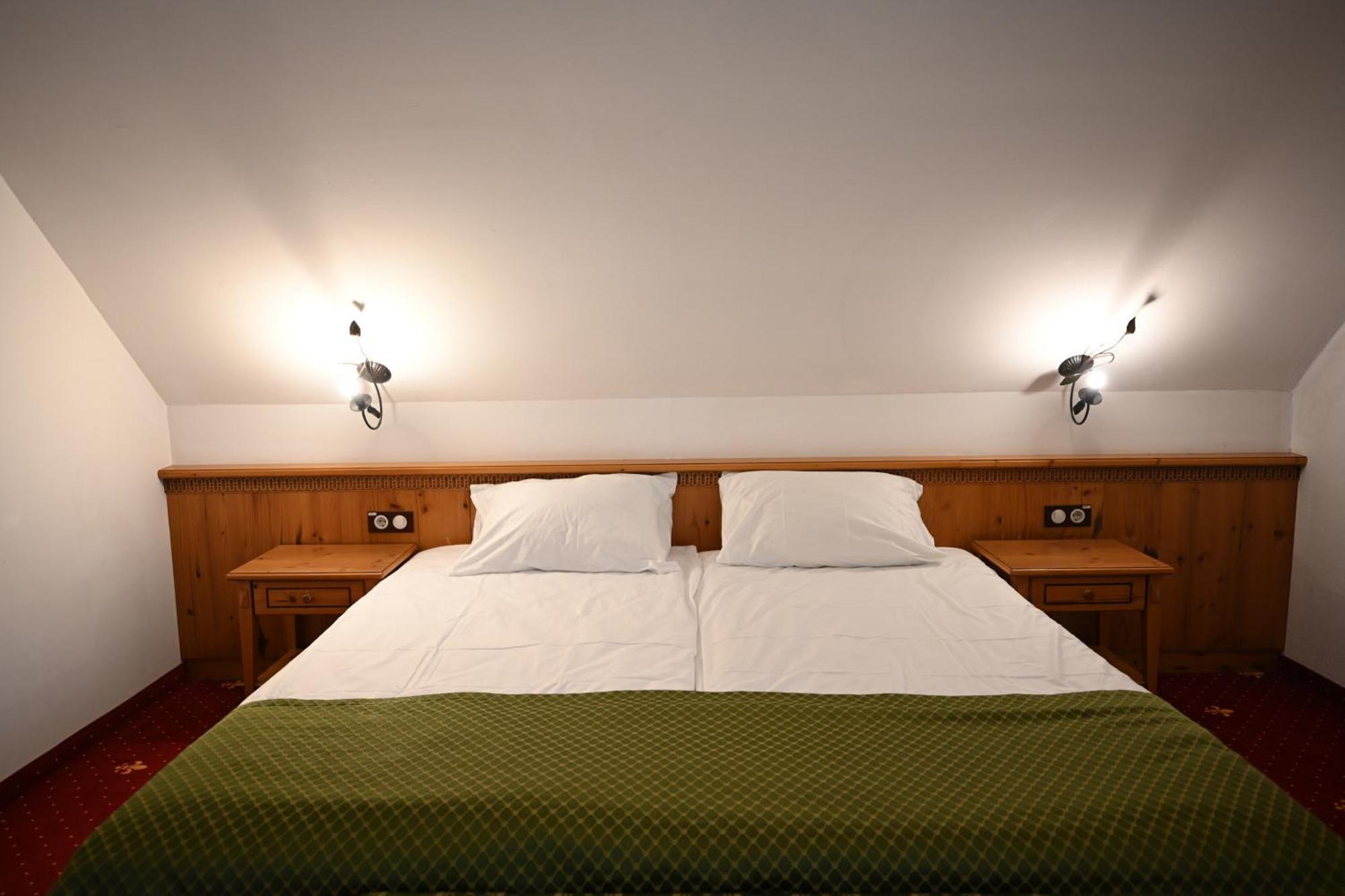 Mercure Sighisoara Binderbubi Hotel & Spa Esterno foto